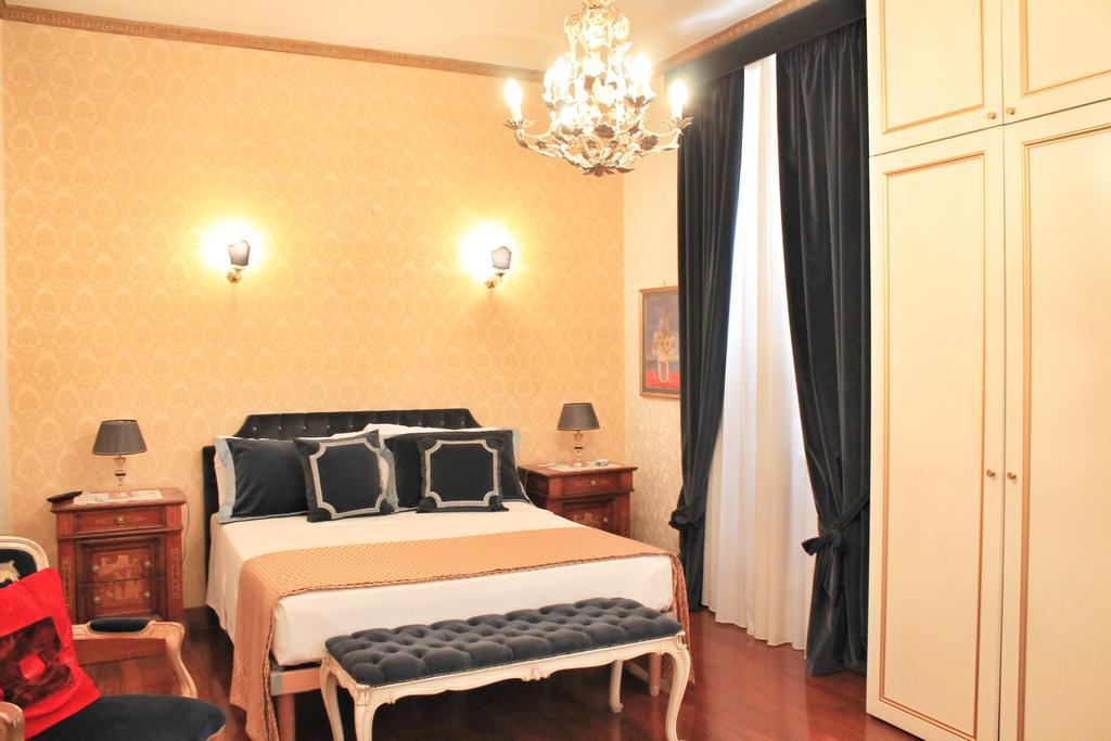 Di Rienzo Pantheon Palace Rom